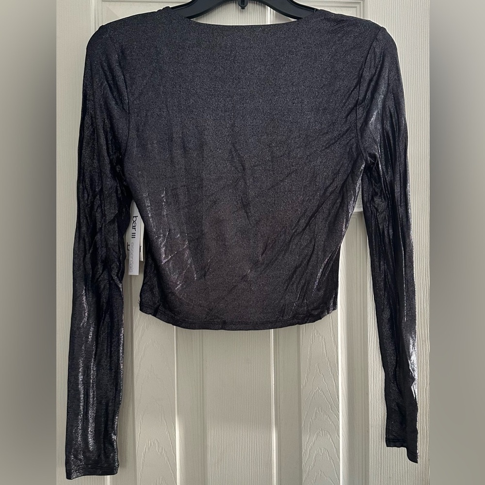Bar lll Cropped Top - Picture 2 of 6